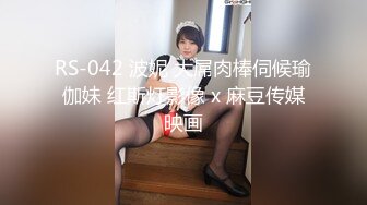 女女碰撞 两个小骚货自己玩起来了 不顾几个男人围观 假鸡吧塞进去淫水高潮不断 第一次玩又刺激又新鲜