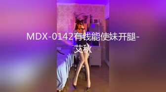 Hotel偷拍稀缺未流出绿叶投影饥渴女友衣服没脱完就骑上J8开操 身材不错 一小时操两炮