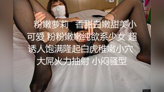 商场女厕刁钻角度近距离偷窥卷发老板娘的多毛小黑鲍