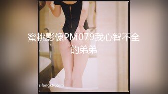  长发红唇美女主播黑丝袜，先自慰，毛毛很旺盛，第一视角交无套啪啪，高潮迭起叫床声很大