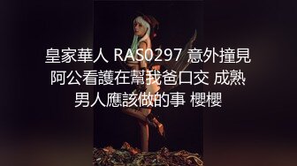 眼镜熟女阿姨 撅着屁屁被老公公无套输出 先操骚逼再爆老菊花 最后内射骚逼