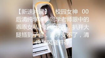 00后长发小美女独自在家自慰。把牙刷当肉棒舔